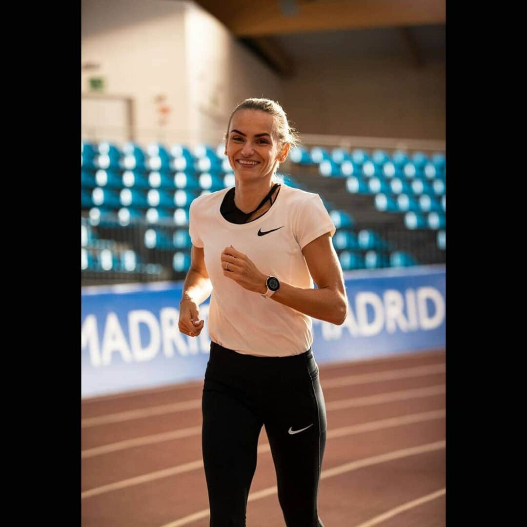 ユスティナ・シュエンテさんのインスタグラム写真 - (ユスティナ・シュエンテInstagram)「Madrid I'm ready! 🏃‍♀️💨 📸 @danvernonphoto  @worldathletics @orlenteam_official @pkn.orlen @sante_pl @goonnutrition @toyotaczajka @dymelculinarystudio @artimexcentrumzdrowiaiurody_ @healthypeoplepl @raciborz.me #azsawfkatowice #euvic  #final #worldindoortour #spain #madrid #athletics #run #speed #smile #happy #runandfun」2月21日 5時09分 - justyna.swiety.ersetic