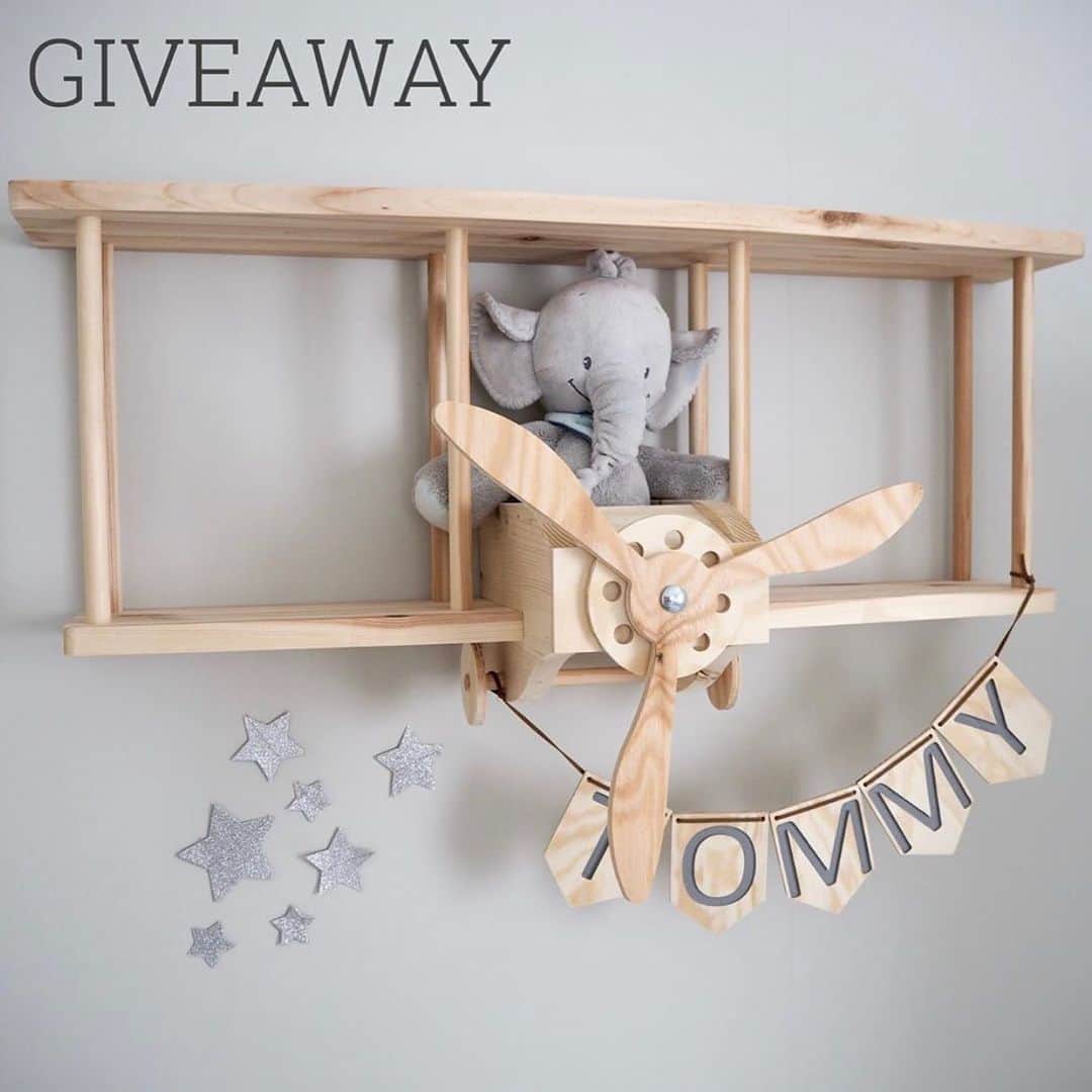 Fashion Kidsさんのインスタグラム写真 - (Fashion KidsInstagram)「Go to @raskly.se and enter this giveaway for a chance to win this adorable sustainably produced airplane shelf! ✈️」2月21日 6時28分 - fashionkids