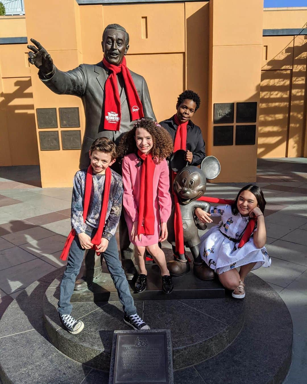 Disneyさんのインスタグラム写真 - (DisneyInstagram)「Lots to see and lots to do on the lot! The cast of #TimmyFailure had a magical time at the Walt Disney Studios. Timmy Failure: Mistakes Were Made is now streaming on #DisneyPlus.」2月21日 7時02分 - disney