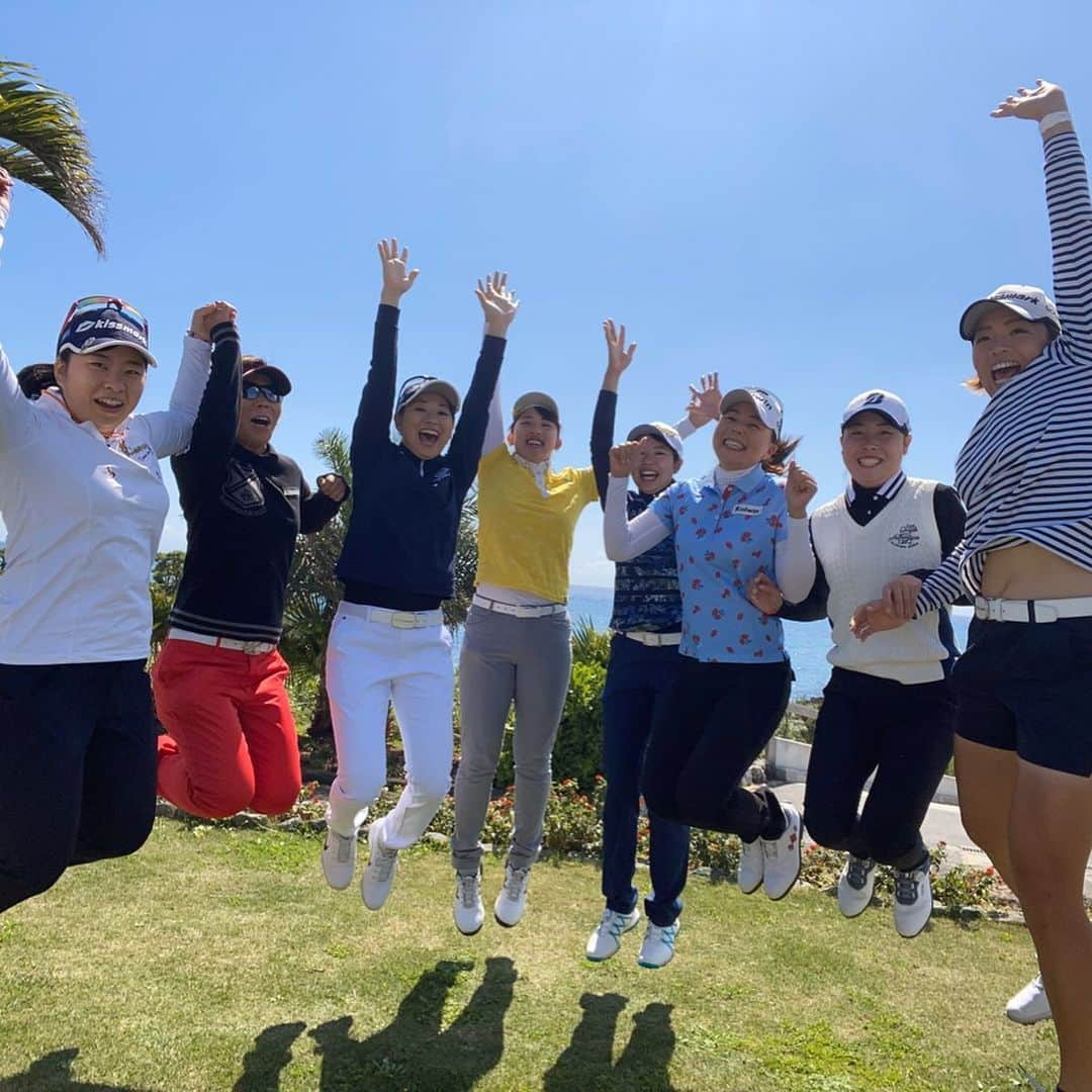 竹山佳林さんのインスタグラム写真 - (竹山佳林Instagram)「GOLF5さんの合宿に参加させてもらいました⛳️ ・ トレーニングとゴルフをみっちりできて、あっという間の10日間でした。 先輩方と一緒にできて、とても楽しくとても勉強になりました✨ GOLF5のみなさん、ありがとうございました😊 ・ 開幕までの残り一か月も頑張ります👏 ・ #golf #ゴルフ合宿  #golf5  #宮古島  #合宿  #newbalance #newbalancegolf  #長谷工コーポレーション」2月21日 7時34分 - karin.takeyama