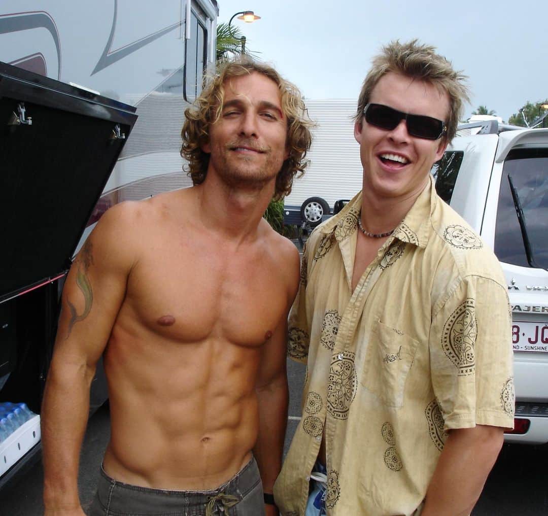 トッド・ラサンスのインスタグラム：「WOW!! #fbf came across these gems from Fools Gold shoot! I swear they weren’t my glasses. And I put my shirt on so McConaughey didn’t feel awkward 😂😎」