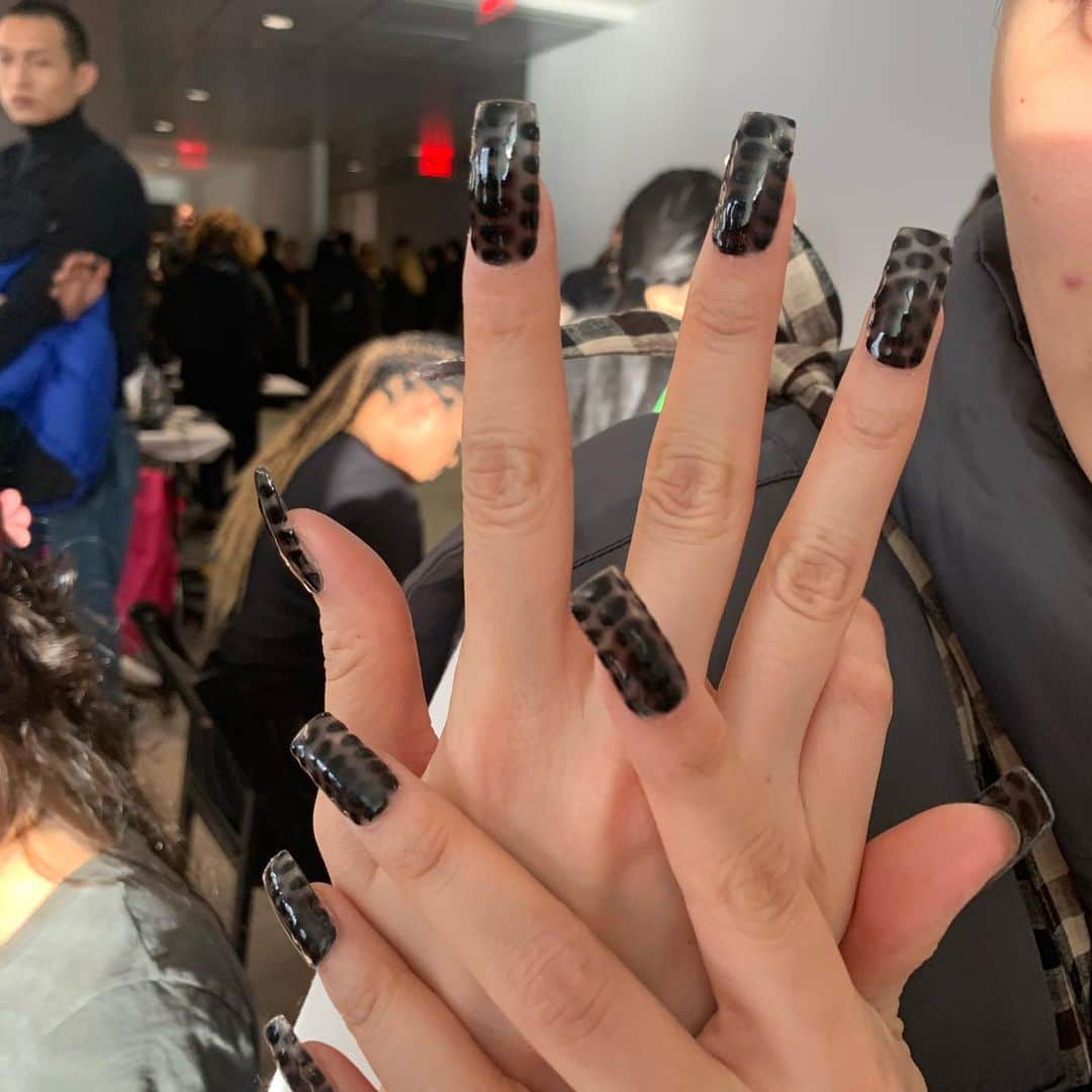 Mei Kawajiriさんのインスタグラム写真 - (Mei KawajiriInstagram)「3D eyes/ crystal /snake / scale/ marbles🦥🦦 #nails , Those are also amazing nails for @ragandbone 🦜🐓🧿 team #Nailsbymei using @opi 💅🏻💕🙏💕」2月21日 8時06分 - nailsbymei