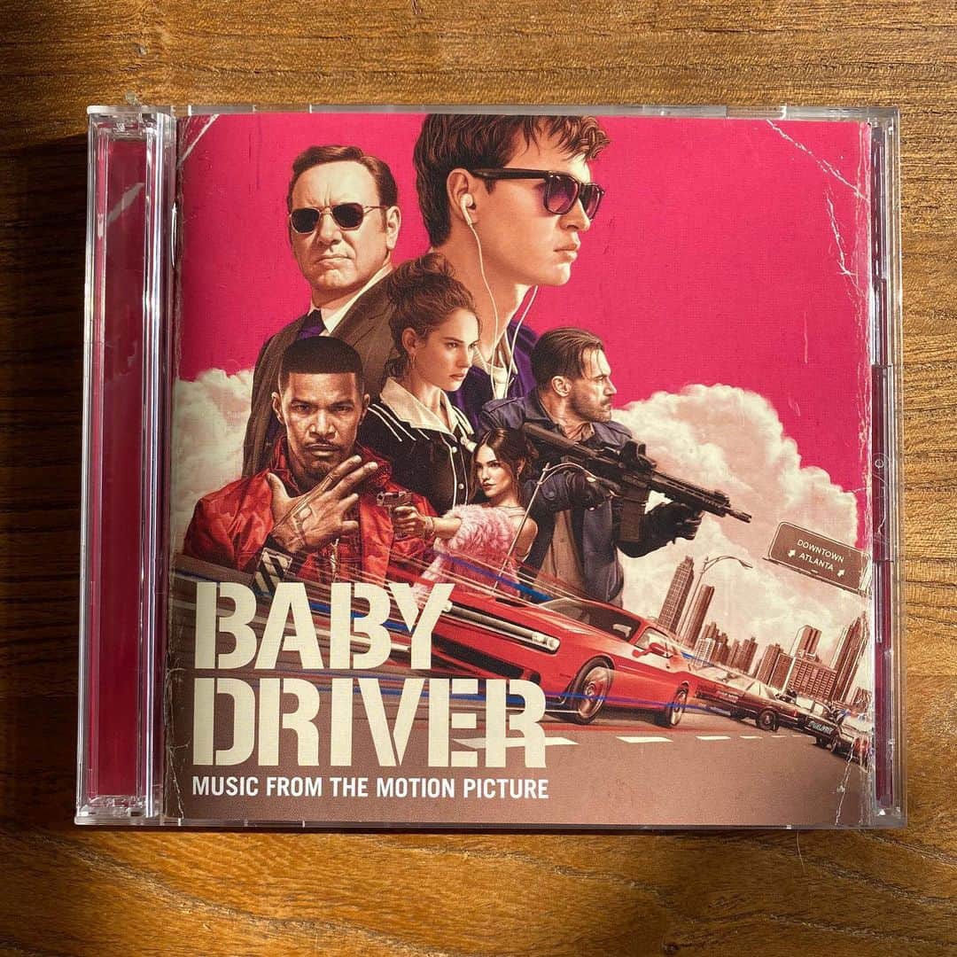 山田稔明さんのインスタグラム写真 - (山田稔明Instagram)「ジョンスペから始まる最高のサントラ。「Baby Driver」はサイモン&ガーファンクルの軽快な曲。晴れた朝をキックスタートするのにいい。 #朝一番に聴くレコード」2月21日 9時33分 - toshiakiyamada