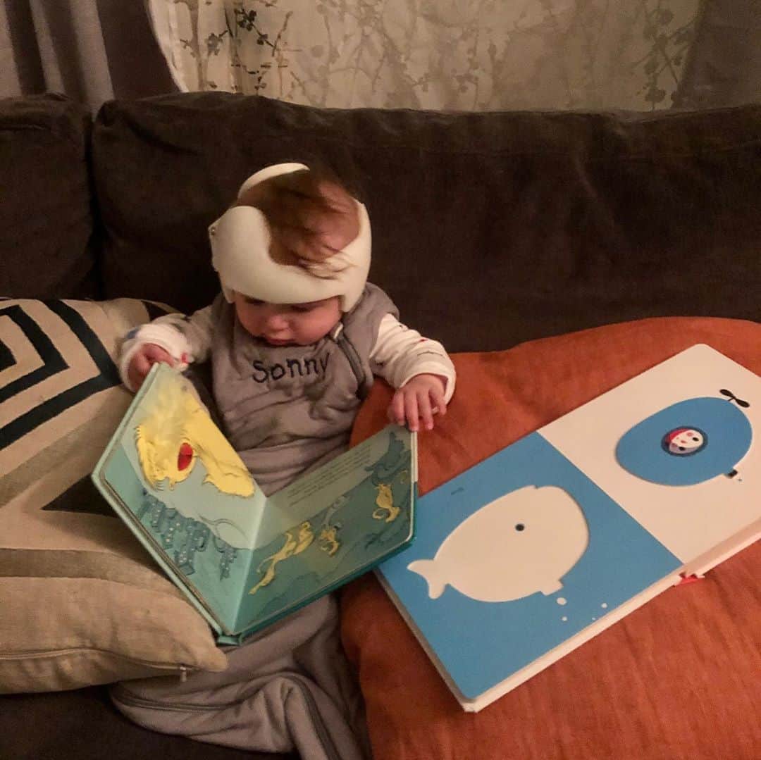 カミーユ・グアティのインスタグラム：「Morrison lights up more from books than any toy. Let’s read to our children...let their imagination fly.  #books #reading #read #readingtime #story #storytelling #children」