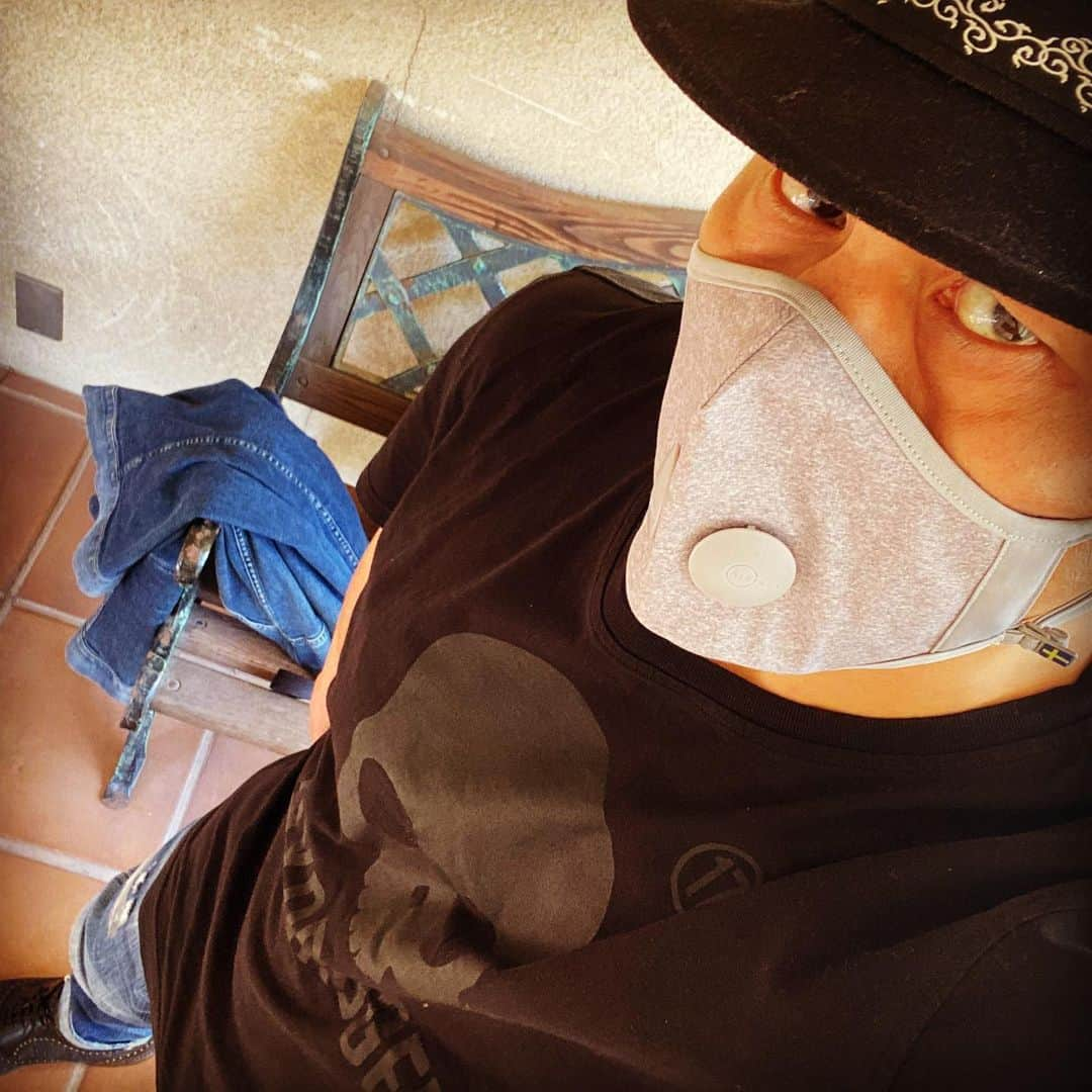 鈴木みのるさんのインスタグラム写真 - (鈴木みのるInstagram)「Shiny Day = Dangerous Day  #ca4la #airinum  #hydrogen  #dsquared2  #gstarraw  #tendencewatch  #stancesocks  #evisu #ootd 天気が良い。これは危険だ。マスクはMUST。すでにマスクの下は無法地帯。危険だ。。」3月21日 13時41分 - suzuki.d.minoru