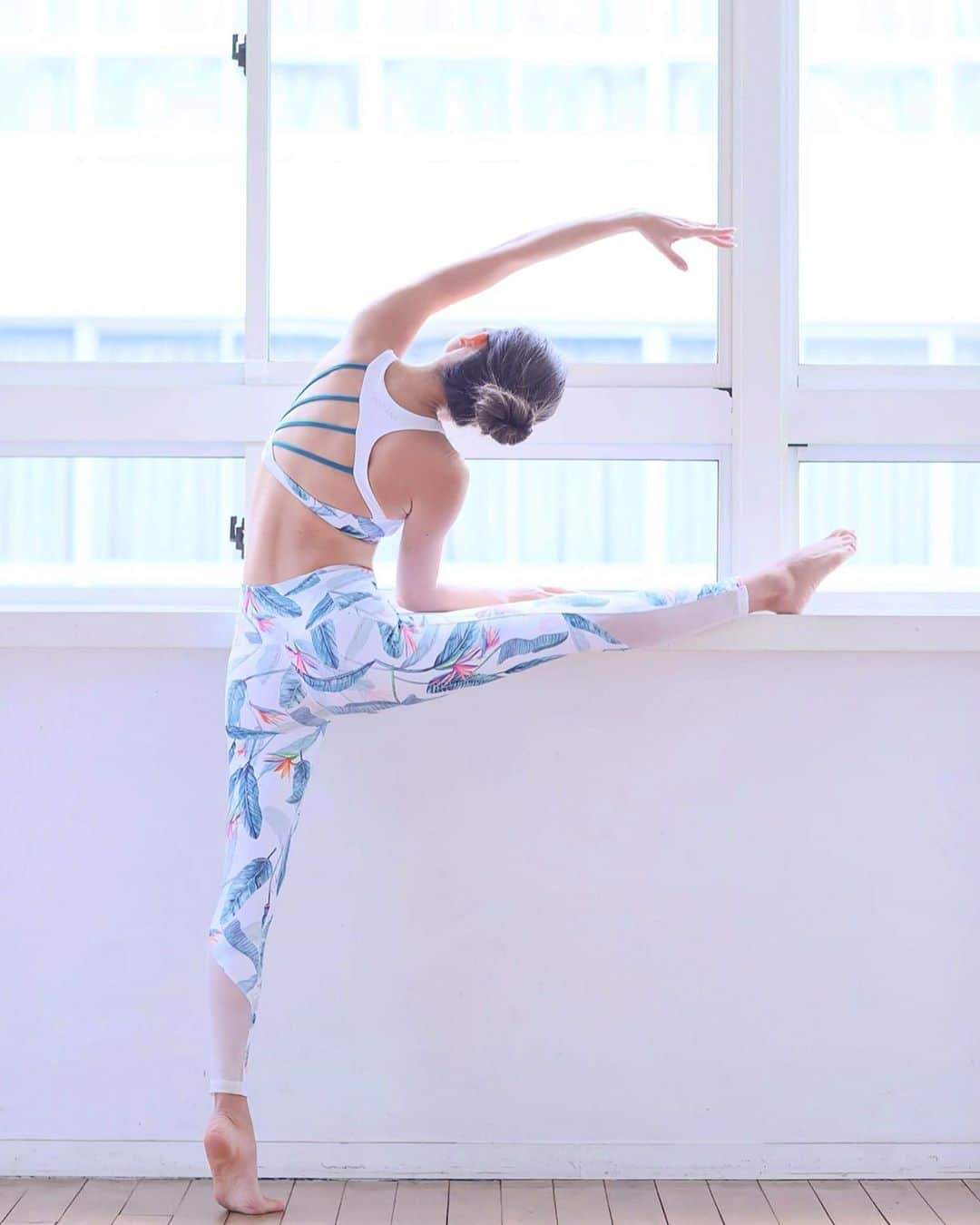 南美沙さんのインスタグラム写真 - (南美沙Instagram)「最近毎日運動してる☺️❤︎. スケボーしたり、ランニングしたり、筋トレしたり、ヨガしたり、サーフィンしたり、、、 運動で心と身体を鍛えるのは大事な事❤︎✨. . . 📸 @shinichiyasuda . . . #yoga #ヨガ　#ストレッチ　#フィットネス #フィットネス女子  #フィットネスモデル  #フィットネスウェア  #fitness」3月21日 13時33分 - miee.misa
