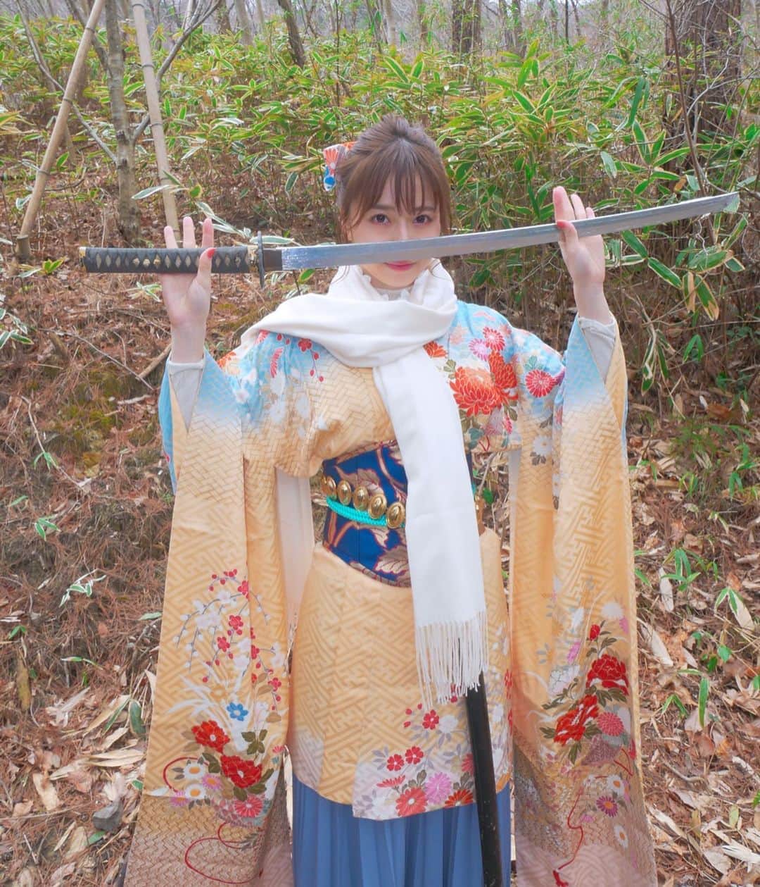 黒坂優香子さんのインスタグラム写真 - (黒坂優香子Instagram)「👘♡ ・ ・ #聞かせてwowwowを #オフショット　#刀と着物にテンション上がってたくさん撮った笑」3月21日 13時44分 - yukakokurosaka0606