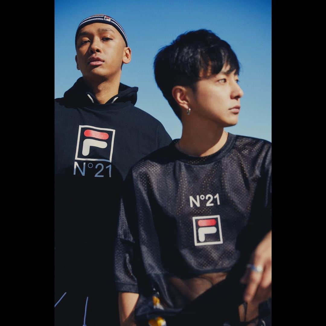 Taki Tanakaさんのインスタグラム写真 - (Taki TanakaInstagram)「#N21XFILA  #model @yuyanara #奈良裕也 さん@da_book #DaBook さん  #artdirector @thechihara  #photographer @ryo_hanabusa  #stylist @yoppy0123456789 ・ ・ 4月15日阪急うめだ本店1Fにて N°21 X FILA ポップアップストアがオープンします！ #先行発売  #日本限定 #コラボ #N21 @numeroventuno  #ヌメロヴェントゥーノ  #FILA @fila_japan_official  #フィラ @iza_official #izastagram」3月21日 14時03分 - tanakataki