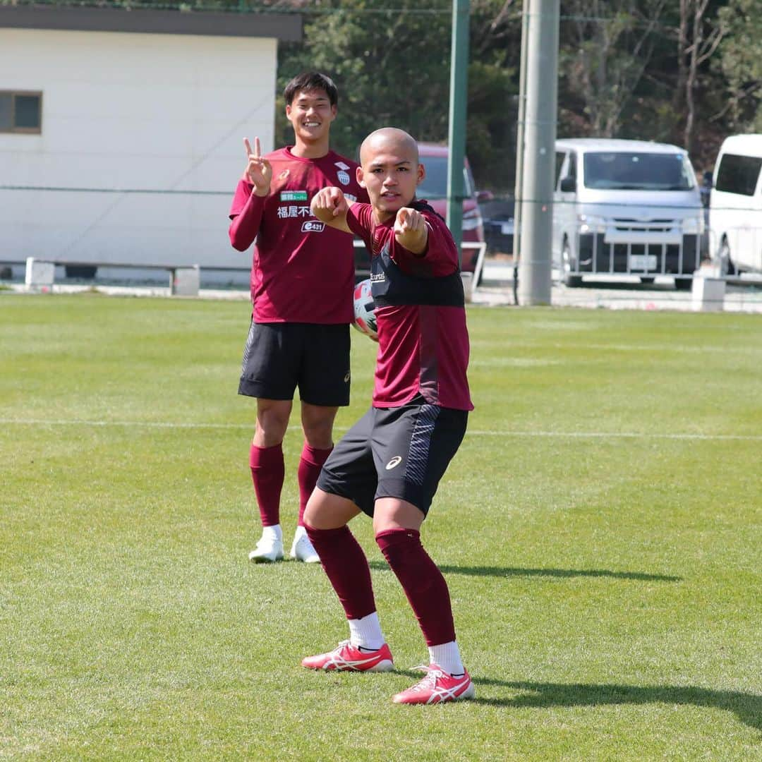 ヴィッセル神戸さんのインスタグラム写真 - (ヴィッセル神戸Instagram)「Sunny Day ☀️😁 .  #vissel #visselkobe #ヴィッセル #ヴィッセル神戸 #Kobe #神戸 #WeAreKobe #KobeForeverForward #一致団結 #JLeague #Jリーグ #Iniesta #イニエスタ」3月21日 14時06分 - visselkobe