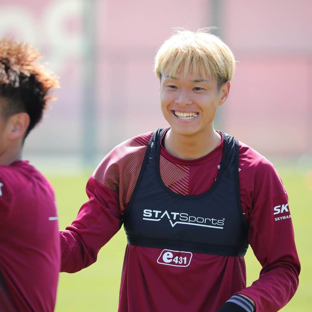 ヴィッセル神戸さんのインスタグラム写真 - (ヴィッセル神戸Instagram)「Sunny Day ☀️😁 .  #vissel #visselkobe #ヴィッセル #ヴィッセル神戸 #Kobe #神戸 #WeAreKobe #KobeForeverForward #一致団結 #JLeague #Jリーグ #Iniesta #イニエスタ」3月21日 14時06分 - visselkobe