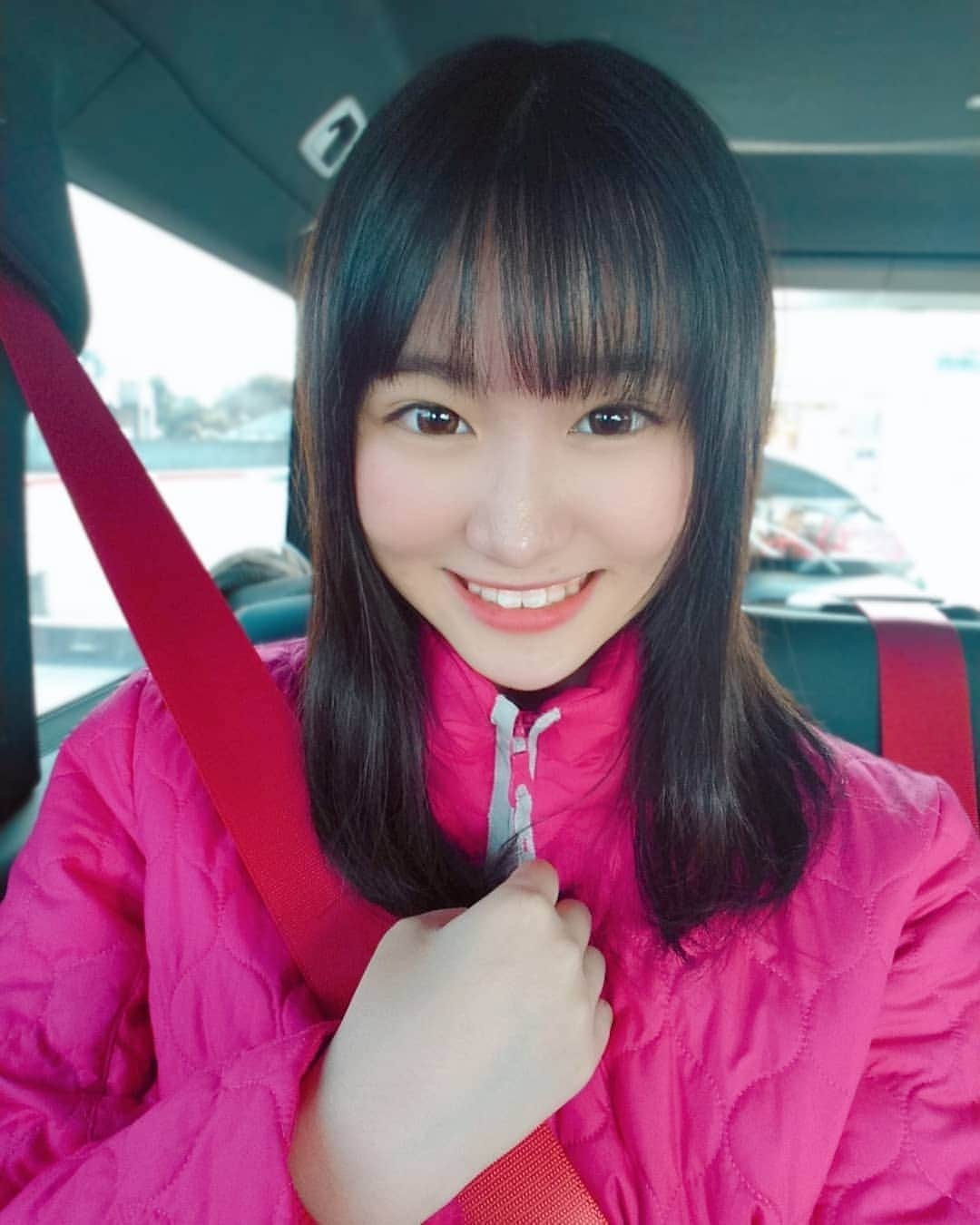 千寛のインスタグラム：「お出かけでーす😆😆 今日は初めてのカラコンをしてみました！😋😋 わかるかなぁ？☺️ 目が外人さんみたいで嬉しいいい❤❤❤ #千寛#初めて#カラコン#JC #プラチナムプロダクション」