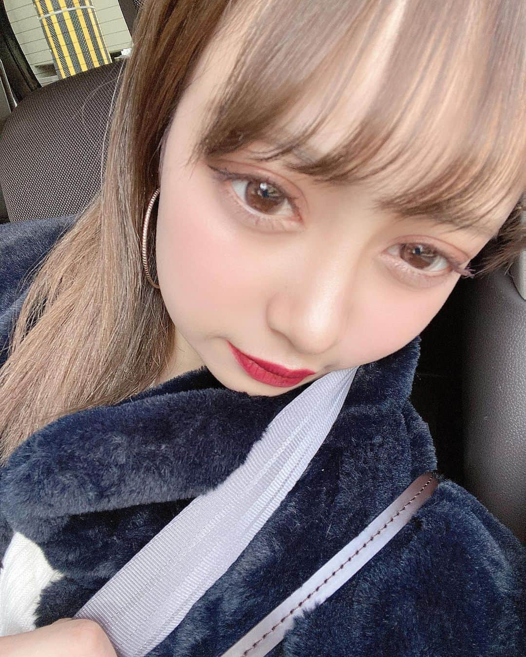 愛子のインスタグラム：「🚗」