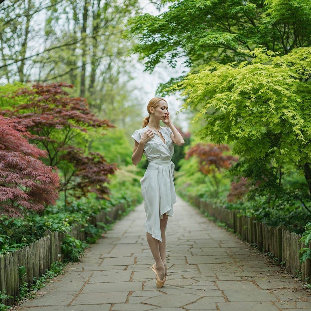 ballerina projectさんのインスタグラム写真 - (ballerina projectInstagram)「Iana Salenko in London. #ballerina - @iana_salenko #hollandpark #london #ballerinaproject #ballerinaproject_ #ballet #dance #pointe #ianasalenko  The Ballerina Project book is now available. Go to @ballerinaprojectbook for info. #ballerinaprojectbook  Purchase one of the last remaining limited edition prints. Link is located in our Instagram profile.」3月21日 5時52分 - ballerinaproject_