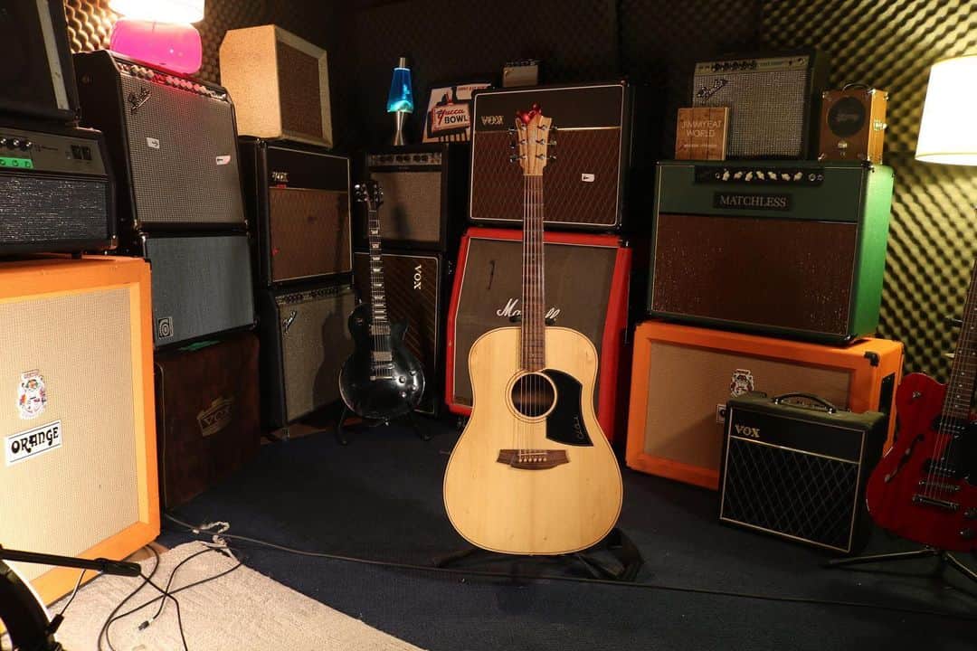 Jimmy Eat Worldさんのインスタグラム写真 - (Jimmy Eat WorldInstagram)「Hey guys, checking in. We are working hard to come up with a plan to see as many of you as we can as soon as possible and we will be sharing details with you in the very near future. In the meantime, we are going to go live on Facebook this afternoon at 5:15pm ET / 2:15pm PT to hangout and play you a few tunes. We'll see you then.」3月21日 5時54分 - jimmyeatworld