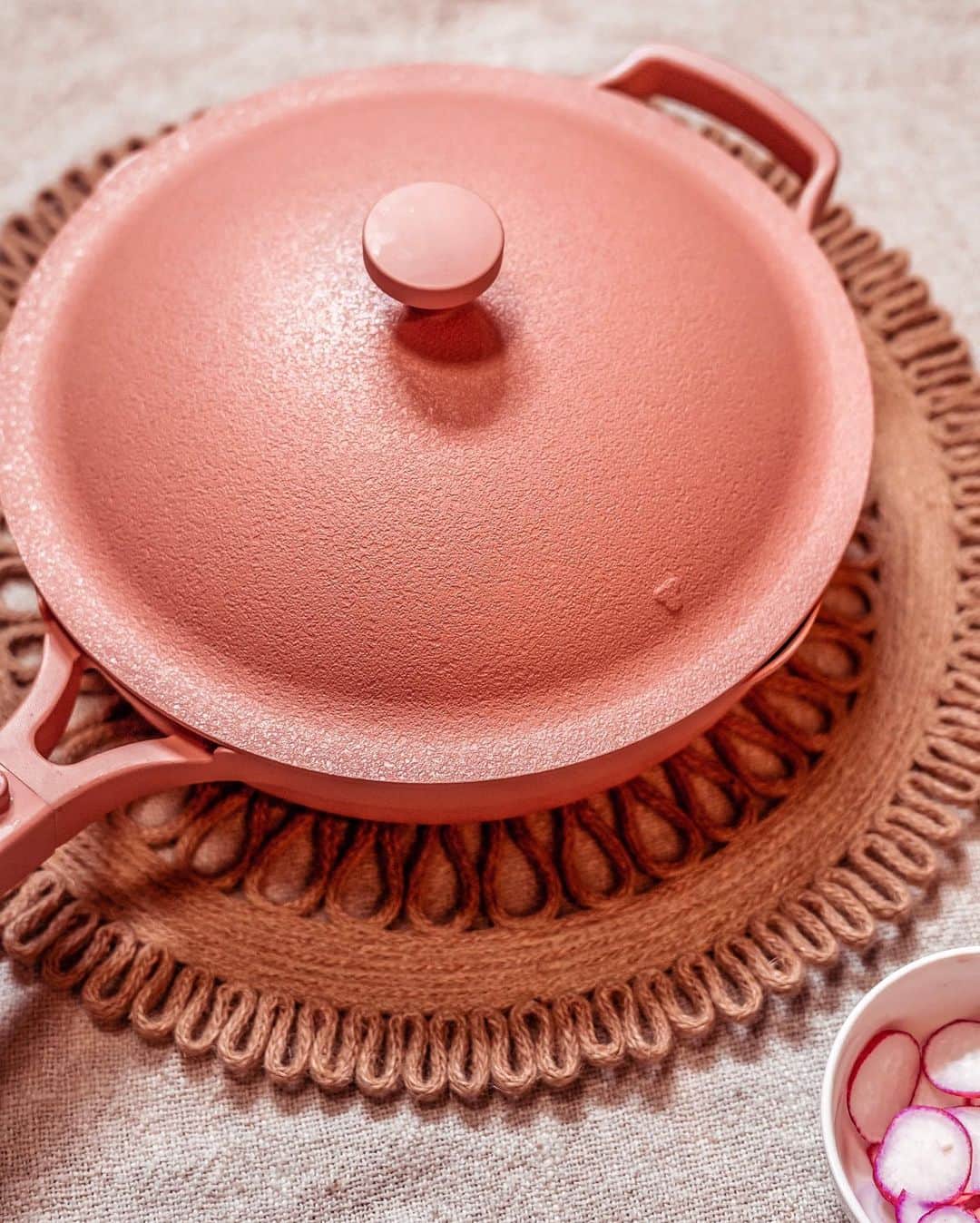 リズ・チェルカソワさんのインスタグラム写真 - (リズ・チェルカソワInstagram)「A common thread for most people who are intimidated by cooking is the need to strictly follow recipes. This is a great way to learn the basics, but at its core home cooking is all about creating your own comfort recipes with what’s available to you. Just as an example, this afternoon I was craving crab cakes. I’ve never made crab cakes, but after looking up a few basic recipes I figured I could put something together with what I had on hand. I was missing pretty much all but 3 ingredients. Regardless I threw together what I had (canned crab meat, chipotle veganaise, bread crumbs) and within minutes I had some really lovely crab cakes. Were they the best crab cakes I’ve ever had? Absolutely not. But where they good enough for seconds and thirds? Yes. Moral of the story is don’t be afraid to make mistakes in the kitchen or in life. P.S. I love my new @ourplace pan. It was gifted but I would 💯 buy one regardless. I  highly recommend it.」3月21日 7時35分 - lateafternoon