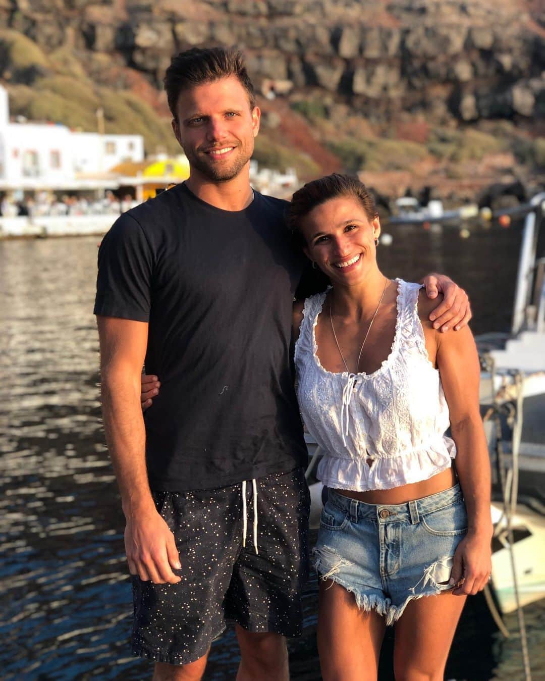 ジャジ・バルボサのインスタグラム：「#missthosedays 💙 @leandroferlini 🧿」