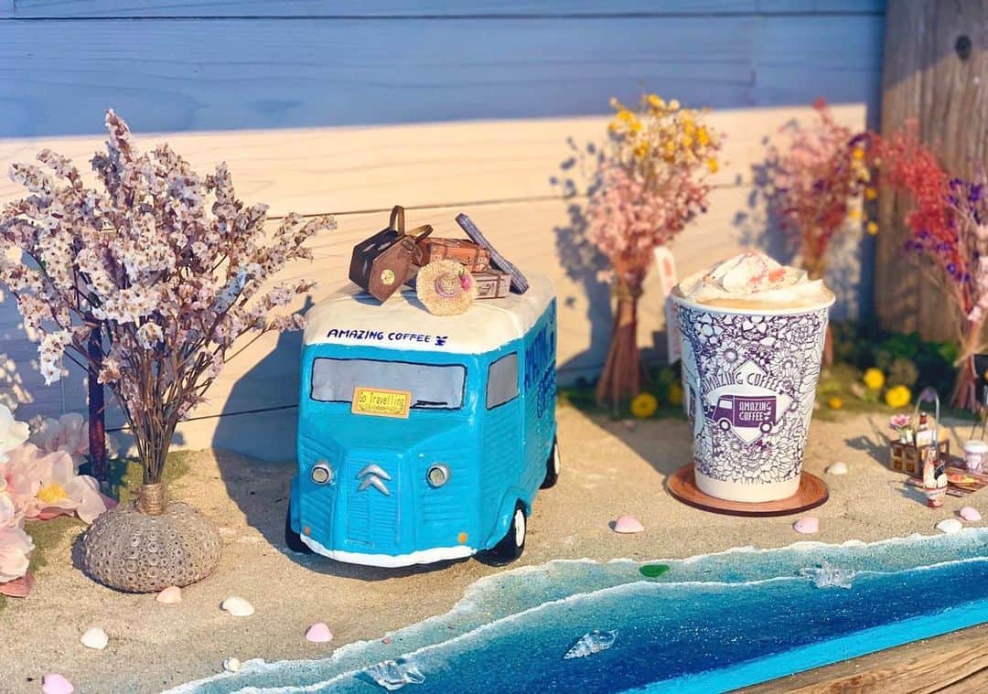 AMAZING COFFEEさんのインスタグラム写真 - (AMAZING COFFEEInstagram)「. ☀️YOKOSUKA BEACH SIDE with AKIYA BEACH CLUB☀️ . Spring has come!!!🌸 . シトくんと一緒に春のピクニックをお楽しみください🙆‍♂️✨🌈 . #AMAZINGCOFFEE #coffee #YOKOSUKABEACHSIDE #AKIYABEACHCLUB #AMeCO #アメコ #横須賀 #秋谷海岸」3月21日 8時38分 - amazing_coffee_official