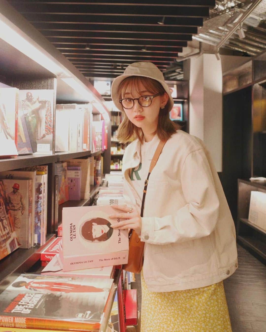 江野沢愛美さんのインスタグラム写真 - (江野沢愛美Instagram)「#私服 #ootd #帽子とジャケットが同じトーンで探検隊みたいでしょ #あるある探検隊」3月21日 9時29分 - enosawa_manami