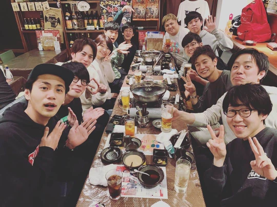 中村フーさんのインスタグラム写真 - (中村フーInstagram)「桑原さん送別会 #プレゼント #ええチーズと #緑のスニーカー #スニーカーの方が嬉しそうやった #わかりやすかった #東京頑張ってください」3月21日 9時30分 - hendernakamura