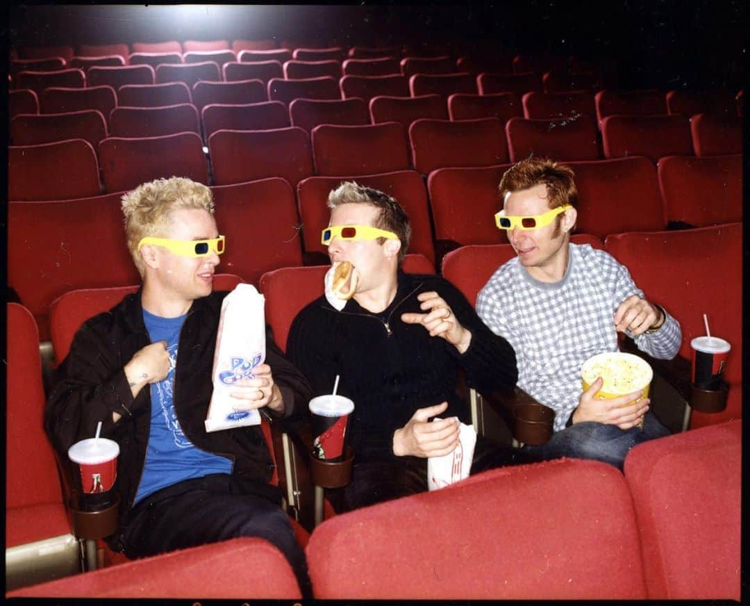 トレ・クールのインスタグラム：「Anyone have a good movie recommendation since we are all staying at home in quarantine?」