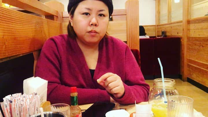 のインスタグラム：「『少食ブチギレシリーズ〜コメダの豆編〜』 #コメダの豆 #言わな食べへんなぁ #好きなタイミングで食べさせてくれ #天才ピアニストますみ #ますみはお腹減ってない奴が嫌い😇」