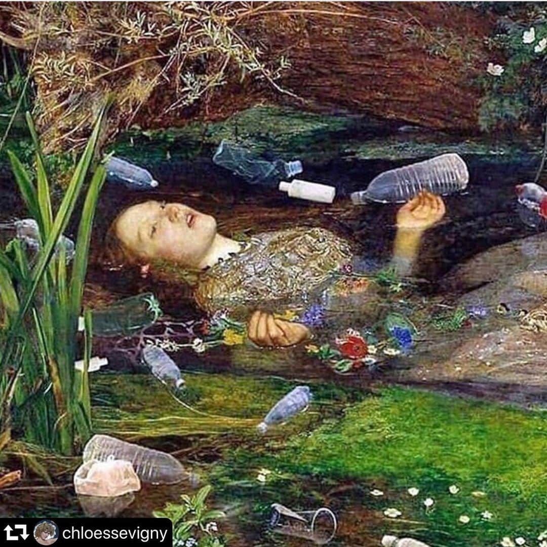 傳田真央さんのインスタグラム写真 - (傳田真央Instagram)「オフィーリアはハムレットの登場人物で﻿、ミレの絵は彼女がデンマークの川に溺れてしまう前に歌を口ずさんでる姿を描いたそうですが、2020に描いてたらこうなってたかもしれない💭 ﻿ I wonder how artist Sir John Everett Millais might have painted “Ophelia” in the 21st Century? Singing before she drowns in a river in Denmark or crying as she drowns surrounded by plastic and pollution? ﻿ ﻿ #repost @chloessevigny」3月21日 10時30分 - denda_mao