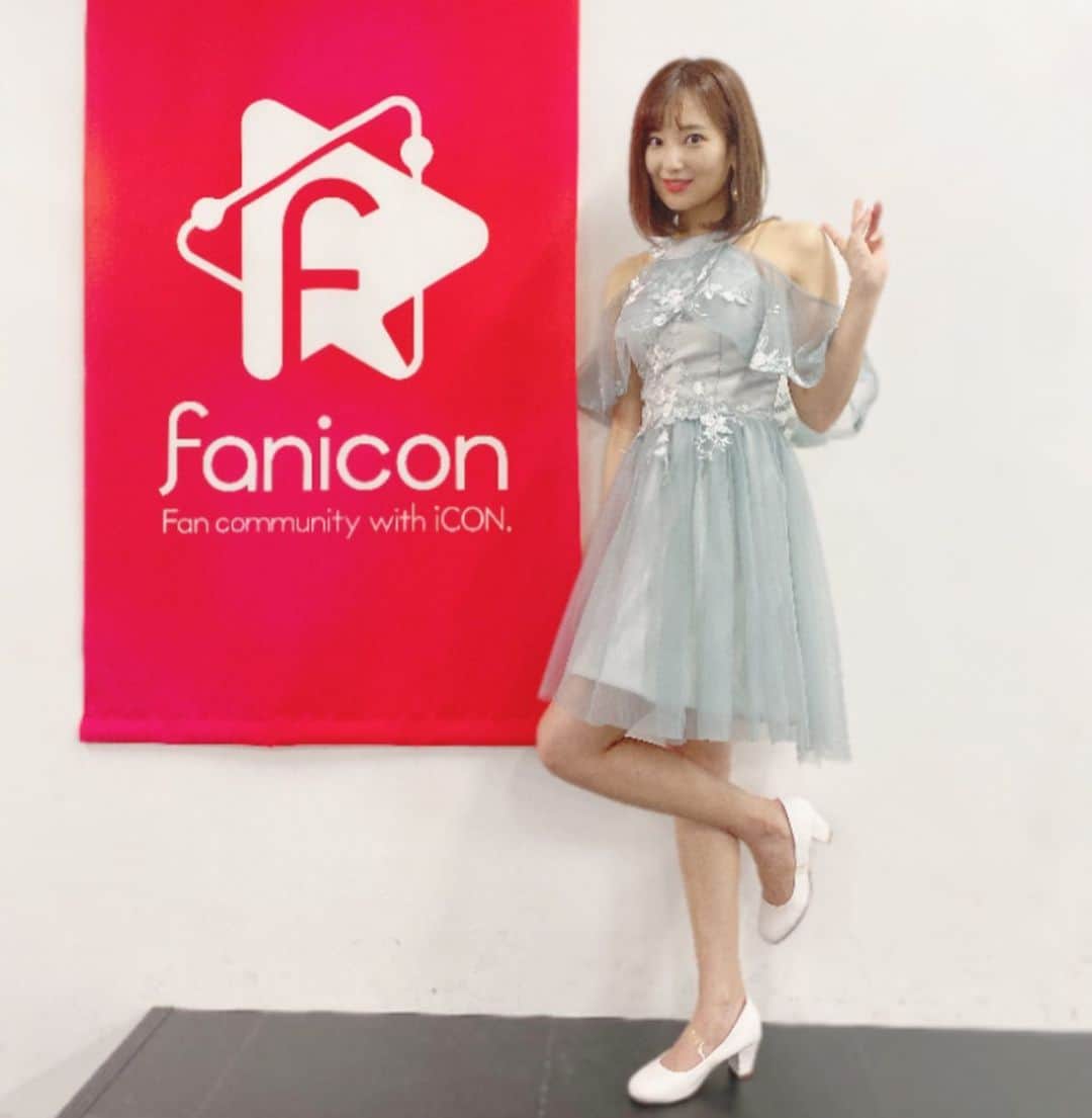 ミクのインスタグラム：「おはよー♡﻿ 誕生日メッセージ、手紙じっくり読んで﻿ 心がポカポカの朝です☀️﻿ 今日も一日ふぁいてぃーん♪ 　#goodmorning #fashion #camera #dress」