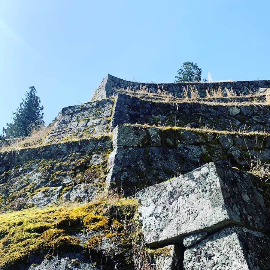 ノブ横地のインスタグラム：「岐阜のマチュピチュその2 #岐阜観光 #日本百名山 #日本三大山城 #岩村城 #マチュピチュ」