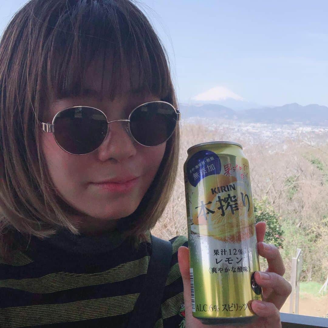 たまたまこさんのインスタグラム写真 - (たまたまこInstagram)「ふっじさーーーん🗻 綺麗に見える！ #本搾り」3月21日 10時54分 - tamarikomari