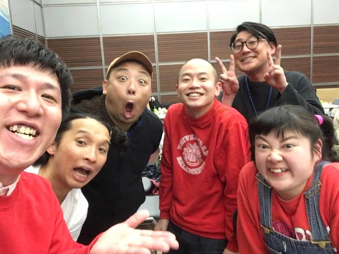 布川ひろきさんのインスタグラム写真 - (布川ひろきInstagram)「トム・ブラウン布川です。 今日のロン毛。 ぽんぽこ ひーちゃん 三つ編みロン毛。  ゾフィー、ぽんぽこと一緒に仕事しましたぁー！ 地上で会うぽんぽこもまたたまらなかったですねぇーー！ あぁーーーーー！！！！ そして本日、 11:00～　メ～テレ 「デルサタ11」 18:00～ ＪＣＯＭ 「札幌人図鑑.ＴＶ ＳＰ版」 ［再放送］3/22　8:00～9:00、18:00～19:00 3/24　17:30～18:30  18:30～ サンテレビ「熱烈!ホットサンド」 に出させていただきます！ 駆使して全てを！  #ブリブリでGO! #ヤングな横須賀大冒険 #トムブラウン #デルサタ11 #札幌人図鑑.TV #熱烈ホットサンド #全て見た方は #髪の毛11本あげます」3月21日 11時01分 - nunokawa_tombrown