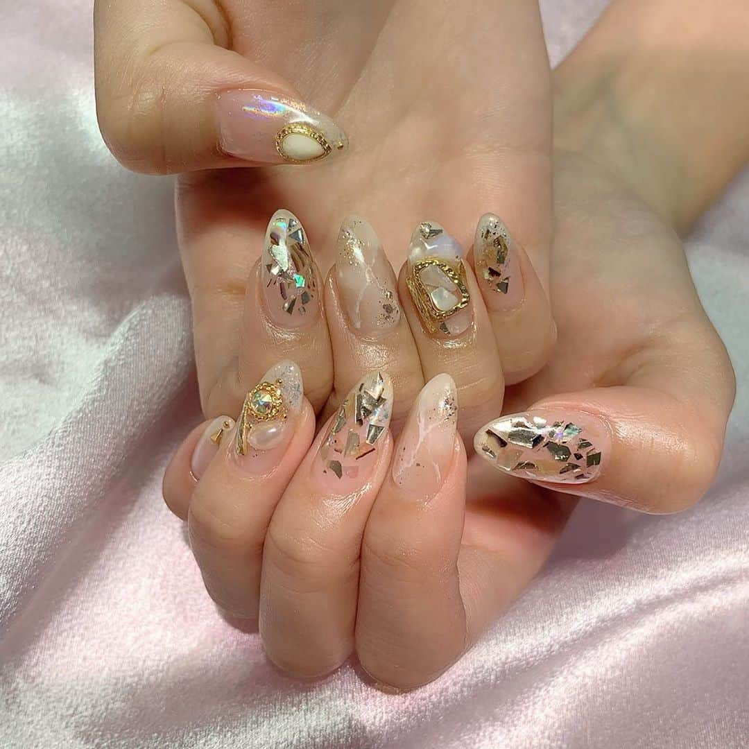 SHIHOさんのインスタグラム写真 - (SHIHOInstagram)「. . now nail💅♡ 担当: @lapis_yui . キラキラニュアンスネイル💞 . . ゆいなさんいつも ありがとうございます🥰 . . #newnail #nail #spring #springnails #kawaii #tokyo #japan #me #ネイル #ネイルデザイン #春ネイル」3月21日 11時08分 - cham_pipi