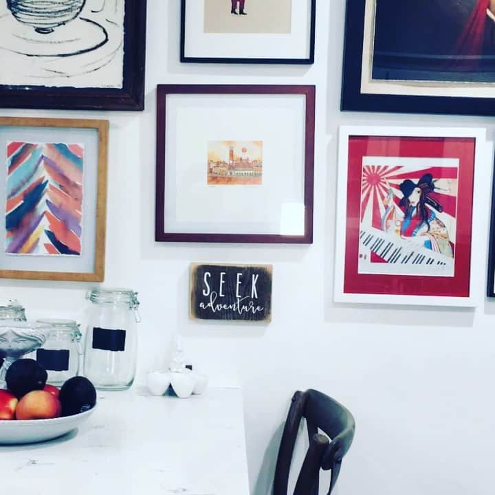 T・J・サインのインスタグラム：「Yay! Group hug!」