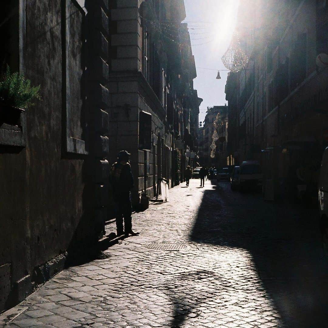 鈴木真海子（Mamiko）さんのインスタグラム写真 - (鈴木真海子（Mamiko）Instagram)「やっと現像した 正方形になっちゃう〜 イタリア最高だったな」3月17日 16時43分 - ______mmk______