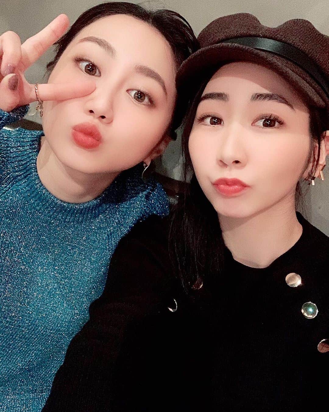 樹麗のインスタグラム：「舞台#皮肉にも天使 から何回パスタ巻いたかな？愛しのびんちゃん👩‍🎤🍝🧑‍🎤 . . #ランチとは思えないほどディープな話 #はいる？ #生パスタ #生ハム乗せ放題 #チーズ乗せ放題 #もっちもちよ？ @italian_kitchen_vansan 🍝」