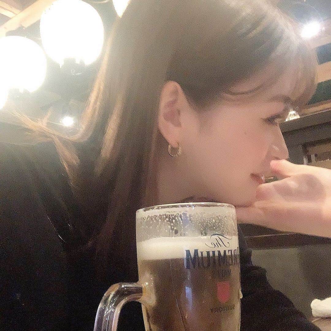 中沢結のインスタグラム：「小顔加工のせいでグラスが歪んでおる#びびび」