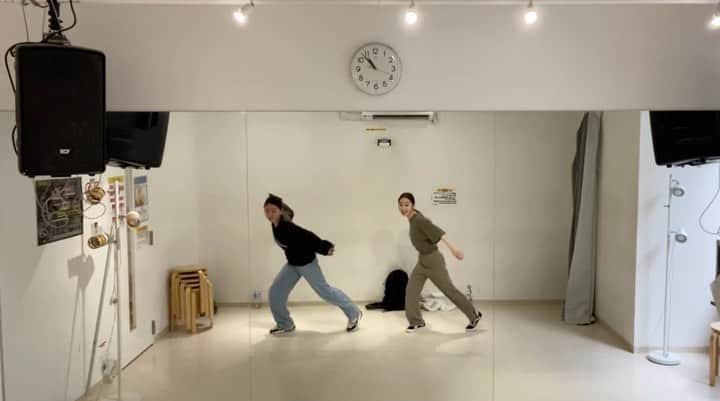momocaのインスタグラム：「✌️ #housedance#dance」