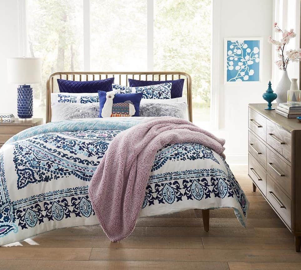 マーサ・スチュワートさんのインスタグラム写真 - (マーサ・スチュワートInstagram)「Upgrade your teen's bedroom with a stylish bedroom makeover. Martha’s Whim Collection at @macys features a fun boho theme of patterns and textures with hints of playful décor like these adorable lama pillows. Visit the link in bio to shop. 👆🏼」3月17日 8時27分 - marthastewart