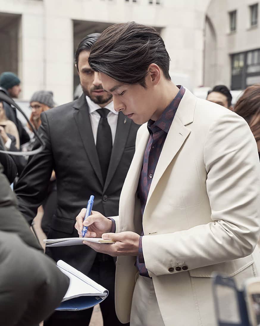 ヒョンビンのインスタグラム：「Salvatore Ferragamo's 2018 Fall/Winter Collection (Feb 24, 2018). —— #hyunbin #현빈 #ヒョンビン #玄彬」