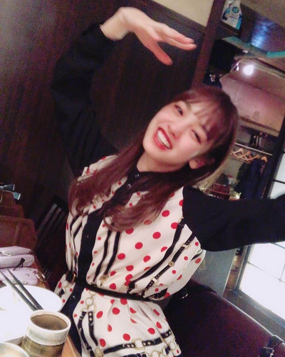 飯窪春菜のインスタグラム：「🥴💫🌸 ・ ・ しほさんといると陽気な私🍼 ・ 今日もちょっと寒いですね❄️ 陽気に乗り切りましょう〜！ ・ ・ #南波志帆 さん #陽気の舞  #らんらんらーん　♪ #はるなの毎日  #飯窪ってる」