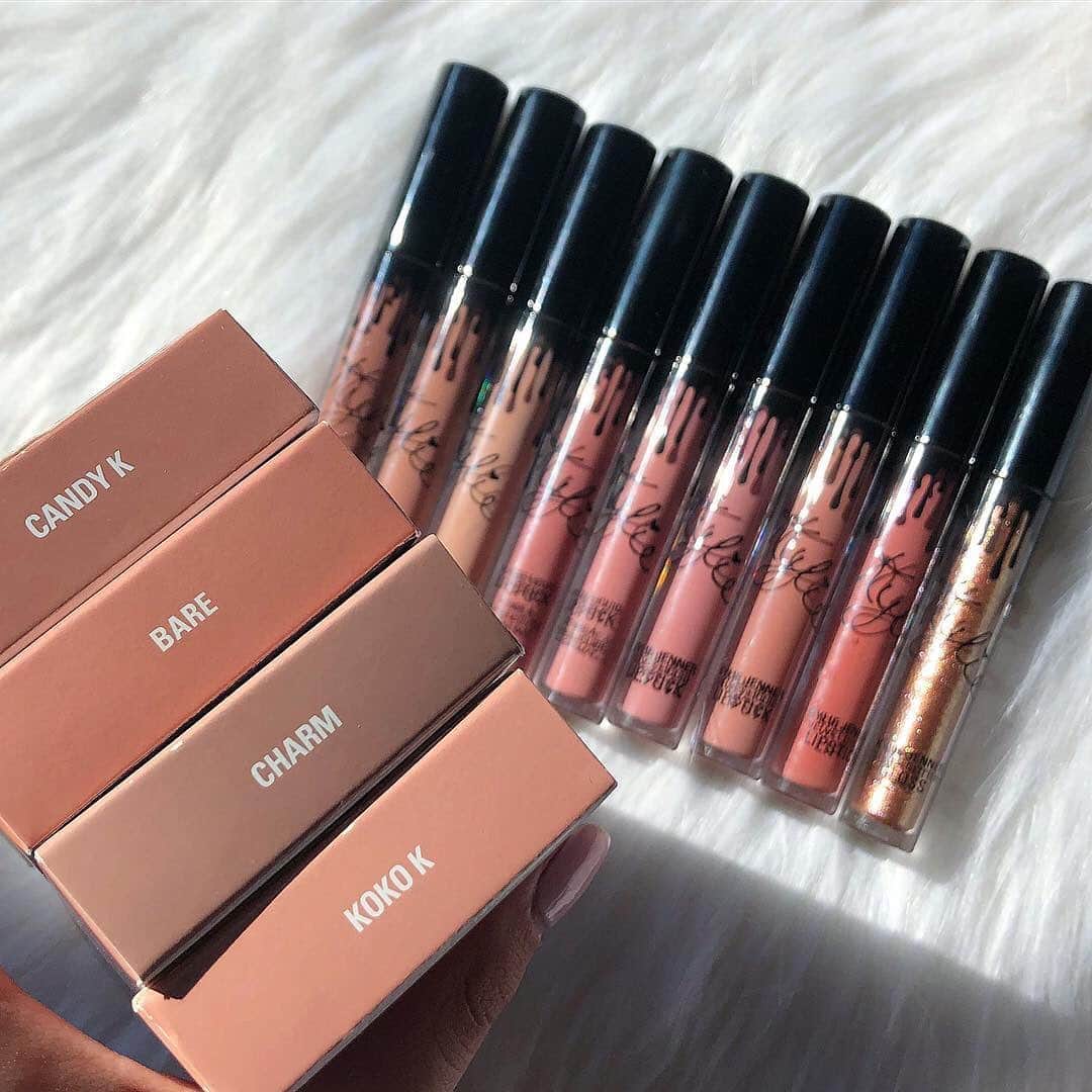 Kylie Cosmeticsさんのインスタグラム写真 - (Kylie CosmeticsInstagram)「trying to choose our fave nude lip like... 💭 | 📸 by @makeupbyalissiac」3月17日 10時37分 - kyliecosmetics