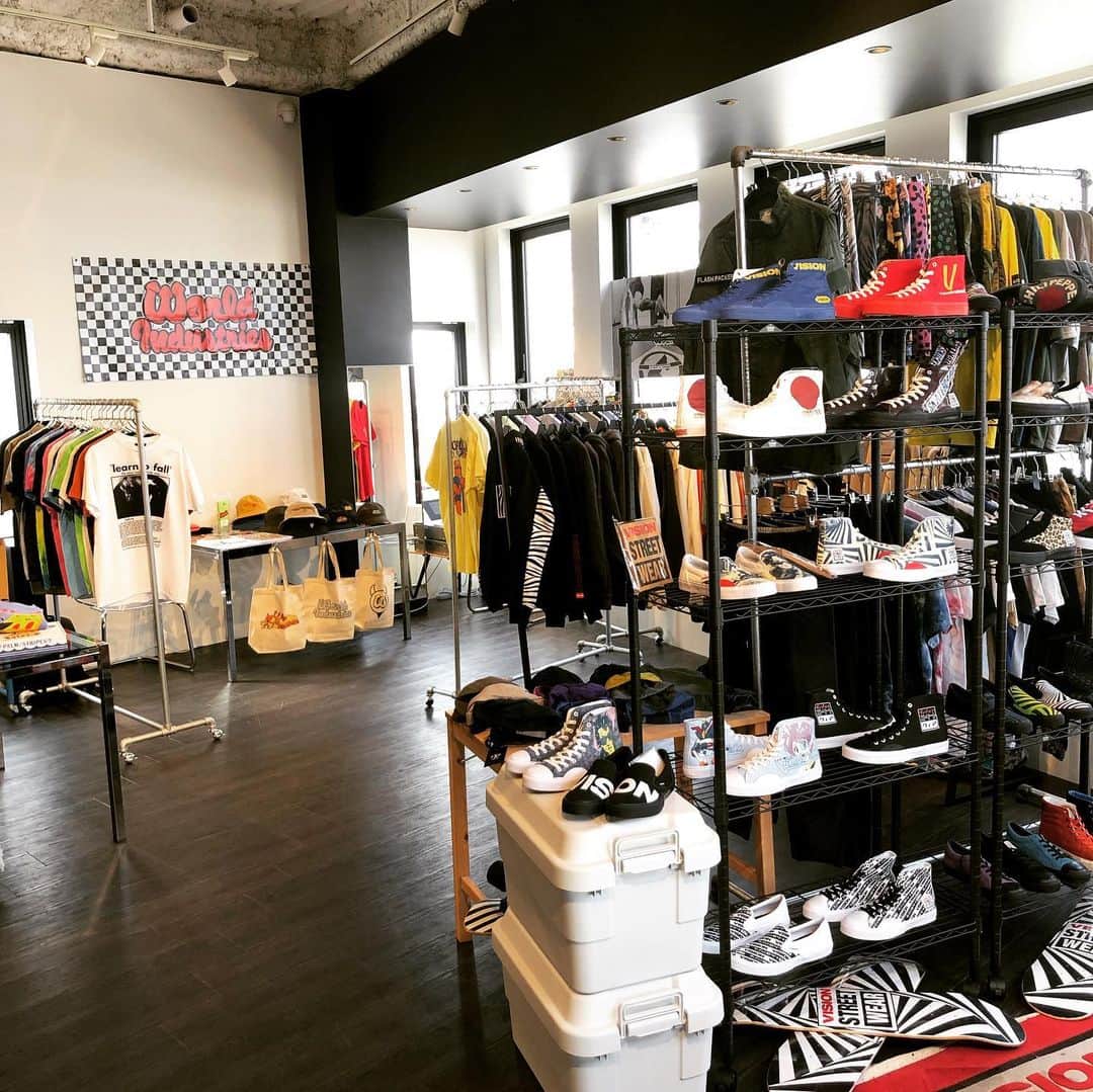 のインスタグラム：「STOCKROOM SHOW 今日から木曜日まで。 ・ ・ ・ ・ #exbition  #2020fw #キャットストリート  #原宿 #ティスモ原宿  4F」