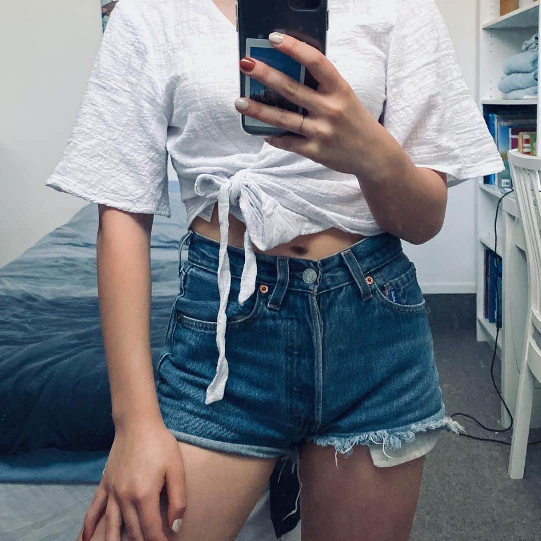 のインスタグラム：「🌞🦋」