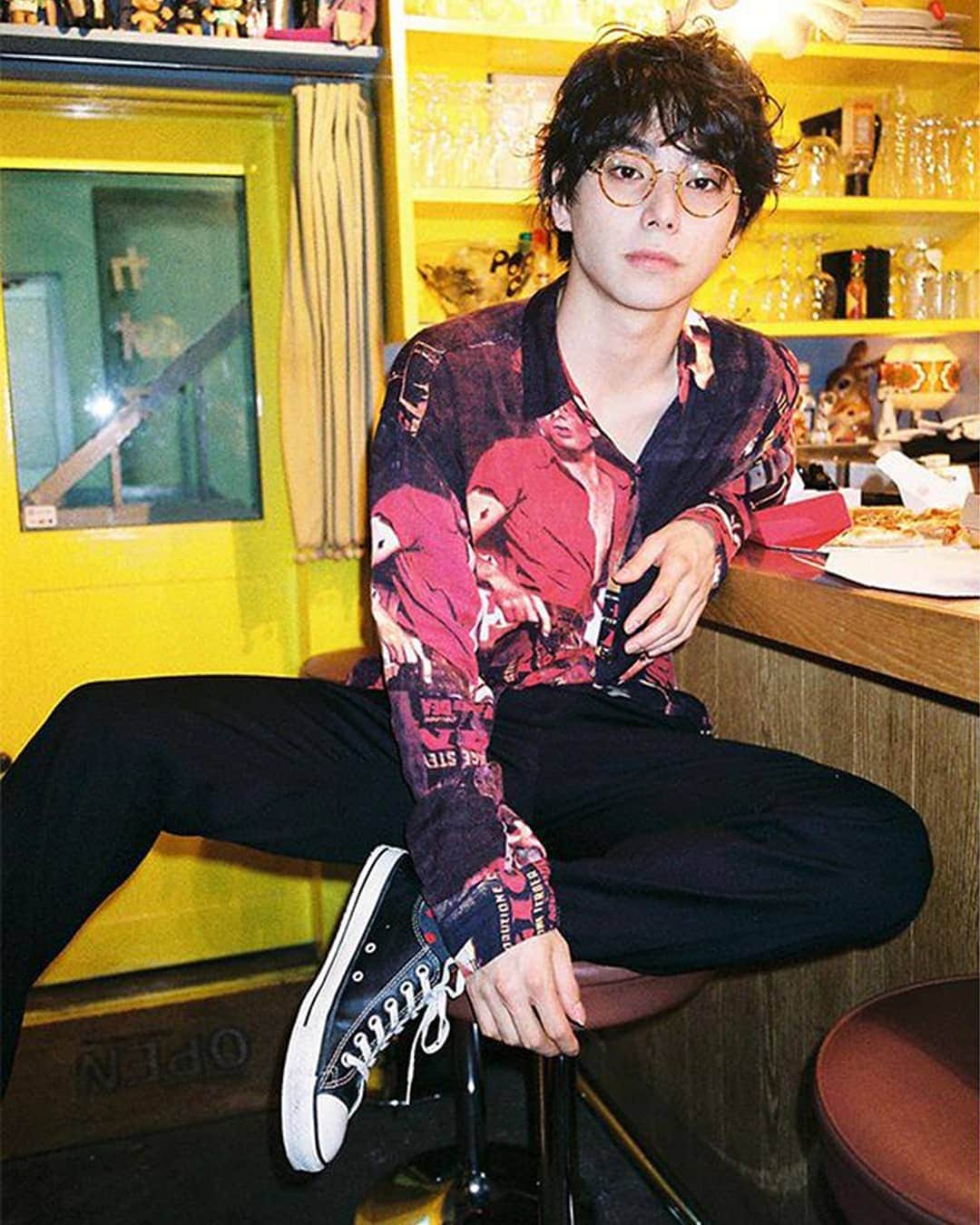 のインスタグラム：「HAPPY BIRTHDAY🎂3月17日は、村上虹郎くんの誕生日✨  #人気連載BOYFRIENDの写真をプレイバック  #村上虹郎 #nijiromurakami #誕生日 #バースデー @rainbowsan」