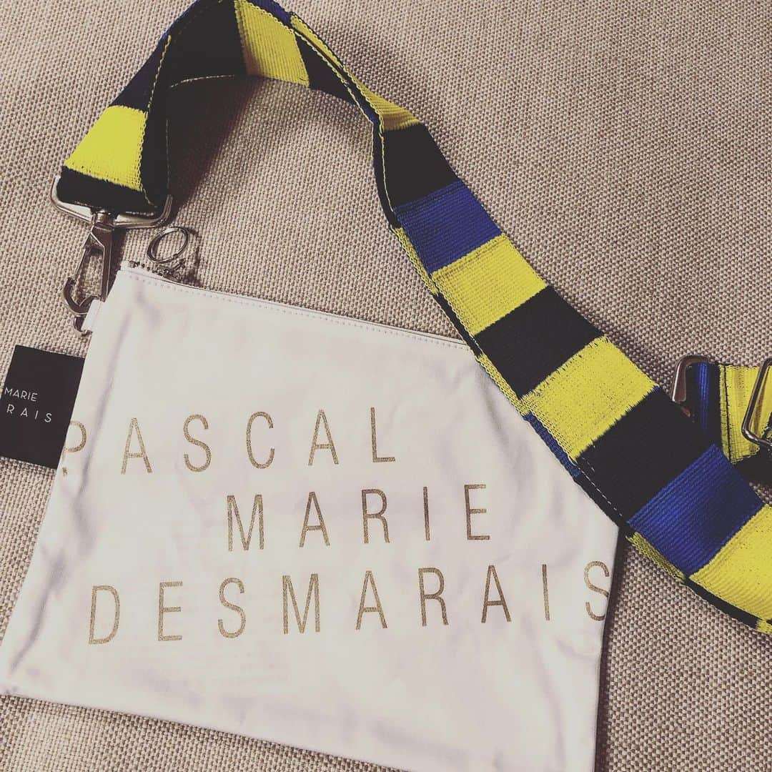 千秋さんのインスタグラム写真 - (千秋Instagram)「マリエちゃん @pascalmariedesmarais_pmd のブランドのバッグ。彼女の物作りの姿勢もこだわりがあって凄く素敵です👏🏻✨ #サコッシュ #ショルダーバッグ #pascalmariedesmarais」3月17日 12時33分 - chiaki77777