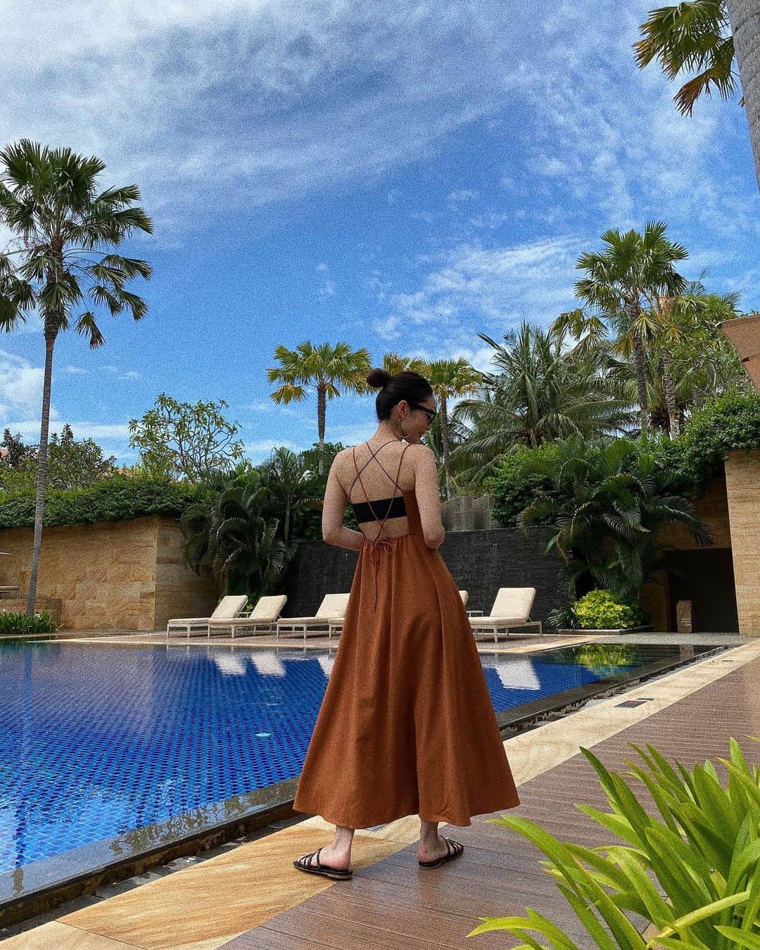 muramiさんのインスタグラム写真 - (muramiInstagram)「・﻿ ・﻿ Baliに持って行った これから発売のワンピ🏝 たっくさんDM頂いて嬉しい❤️❤️﻿ ﻿ リゾートだったらインナー無しや﻿ チューブトップ、水着を入れたり﻿ シティだったらTSやブラウスを重ねても﻿ おすすめです。﻿ ﻿ ﻿ 今月から来月には発売できそうなので﻿ また近くなったらお知らせしますね☺️💕﻿ ﻿ ﻿  #mieliinvariant#miv#muramistyle#bali#resort#resortstyle#fashion#onepiece#dress#大人コーデ#リゾートコーデ#リゾートワンピ ﻿」3月17日 12時32分 - murami_716