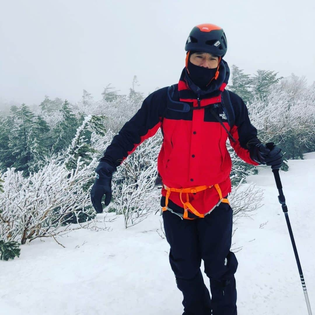 庄司智春さんのインスタグラム写真 - (庄司智春Instagram)「冬山登山 過酷だけど普段見る事のない絶景や精神状態に逢える！ #東野登山隊」3月17日 12時36分 - tomoharushoji