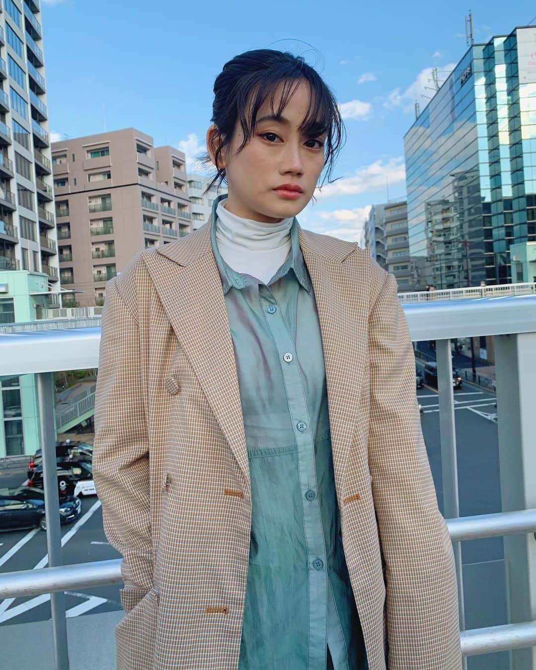 山内優花のインスタグラム：「.﻿ styling : @laco_eow ﻿ hairmake : @mtokine ﻿ ﻿ 親友2人からの最高のプレゼント﻿ をたくさんもらった日。﻿ ﻿ 難しいことは何もなく﻿ 私が幸せであることと同じだけ﻿ あなたが幸せであることを﻿ 願える親友達﻿ ﻿ 私の心を温めてくれるのも、﻿ 私の背中に羽を生やすのも、﻿ 私の悩みが経験に変わるのも、﻿ ﻿ 2人の存在。﻿ ﻿ これからも共に羽ばたく♡👼」
