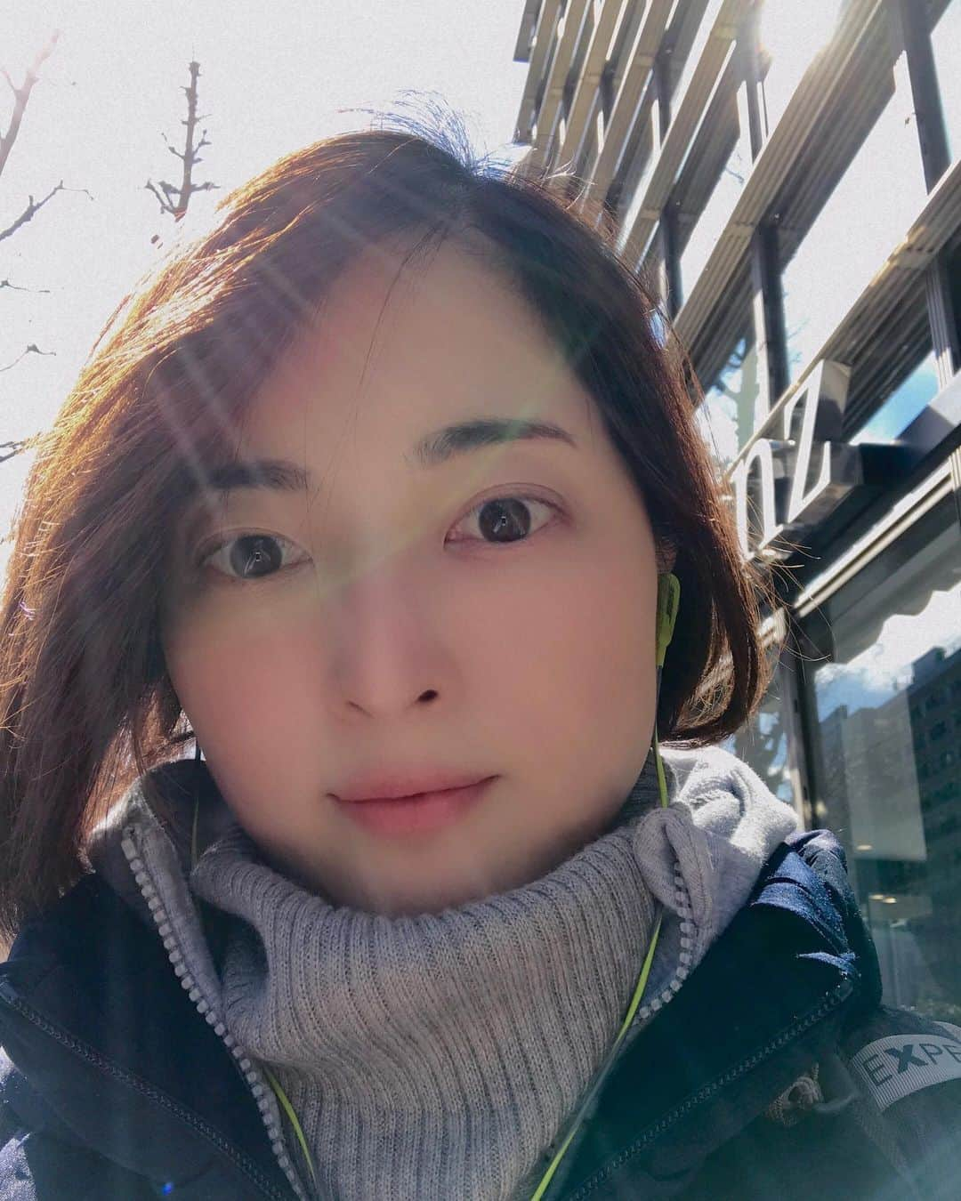 八木沼純子さんのインスタグラム写真 - (八木沼純子Instagram)「ウォーキング！でも花粉がもの凄く飛んでるー🤧💦 ・ ・ #高輪ゲートウェイ駅見に行って #混んでる #改札のSuicaあてるところが斜め #二本榎通りを歩きながら #通っていた幼稚園をのぞいて #少し早歩きも入れながら #1時間半 #花粉症にもマスクが必要なんたけど #どこに行けば手に入る？ #walking #takanawagatewaystation #onehourandahalf #oneandahalfhour #nike #neckwarmer #bosesoundsport」3月17日 13時36分 - junko_yaginuma