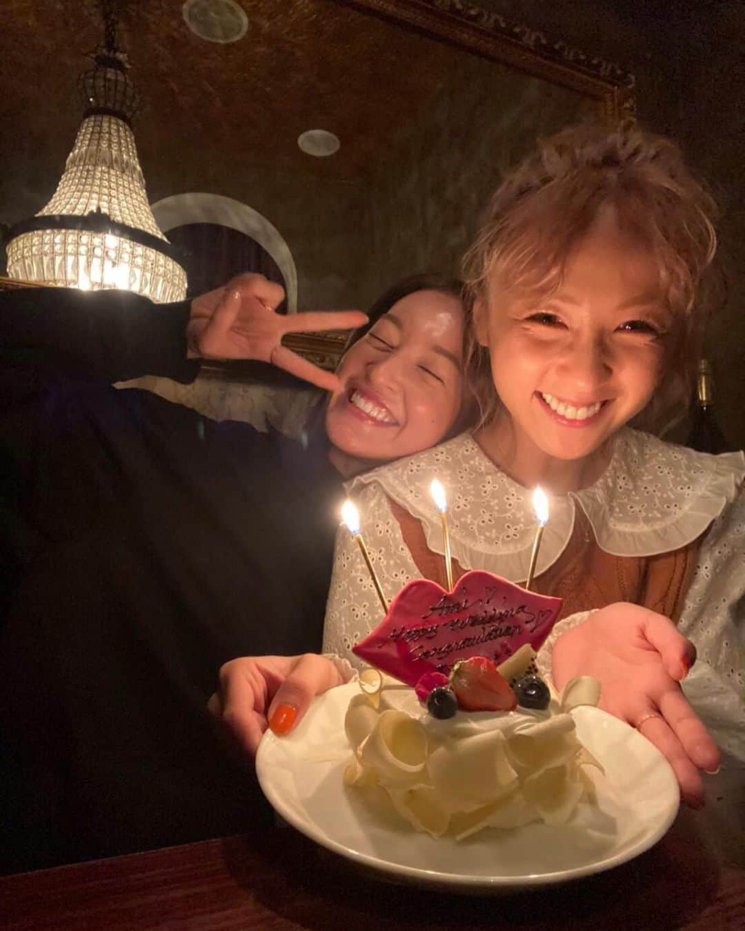 宮澤成良（宮沢セイラ）さんのインスタグラム写真 - (宮澤成良（宮沢セイラ）Instagram)「ご結婚おめでとうございま〜す💓☺️💍✨ Amiさんの笑顔は毎回元気もらえるんだ〜 だいすき。 末長くお幸せに💕 わたしもいつか...🥺w  #happywedding  #congratulations  #love」3月17日 13時50分 - seira_miyazawa