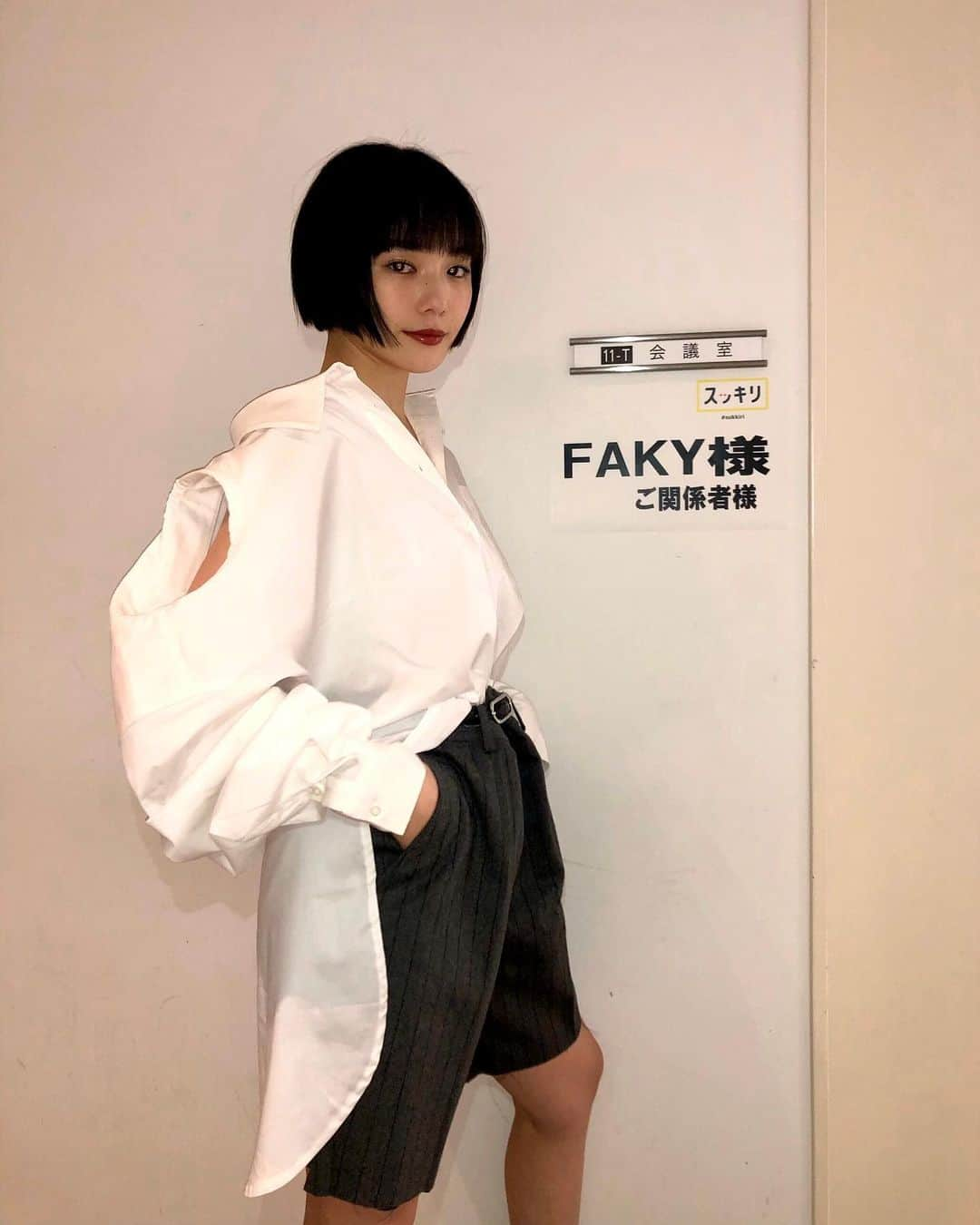 Mikako さんのインスタグラム写真 - (Mikako Instagram)「スッキリありがとうございました！  毎朝見てる番組で、FAKYとしてパフォーマンスができたのと同じくらい、大好きな春菜さんのほっぺを触らせて頂けたのが本当に幸せでした…😭🥰🙏🏻 #FAKY #スッキリ」3月17日 14時39分 - mikako_faky